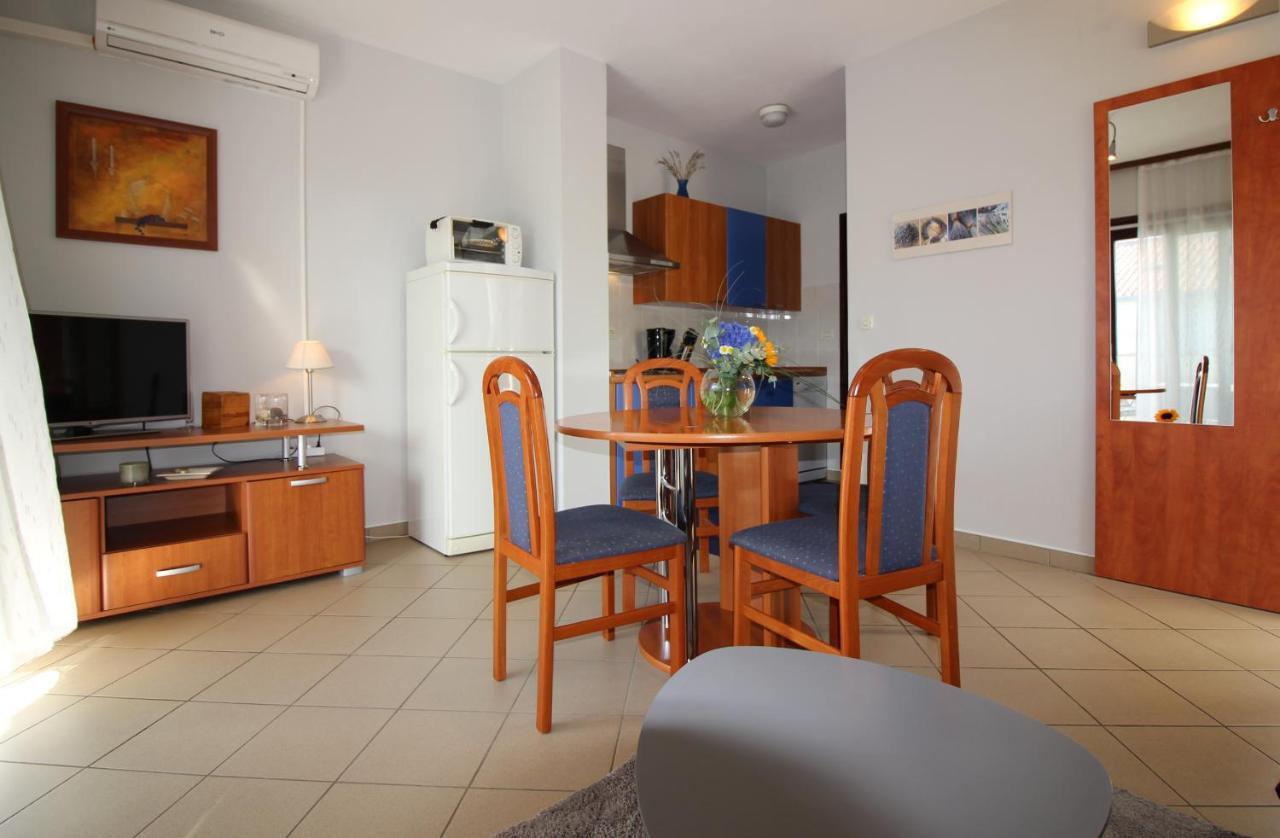 Dr. Igda Apartments Porec Exterior photo